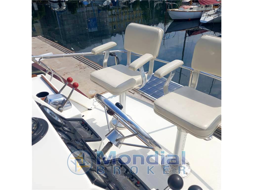 Trojan yacht Trojan 36 fly