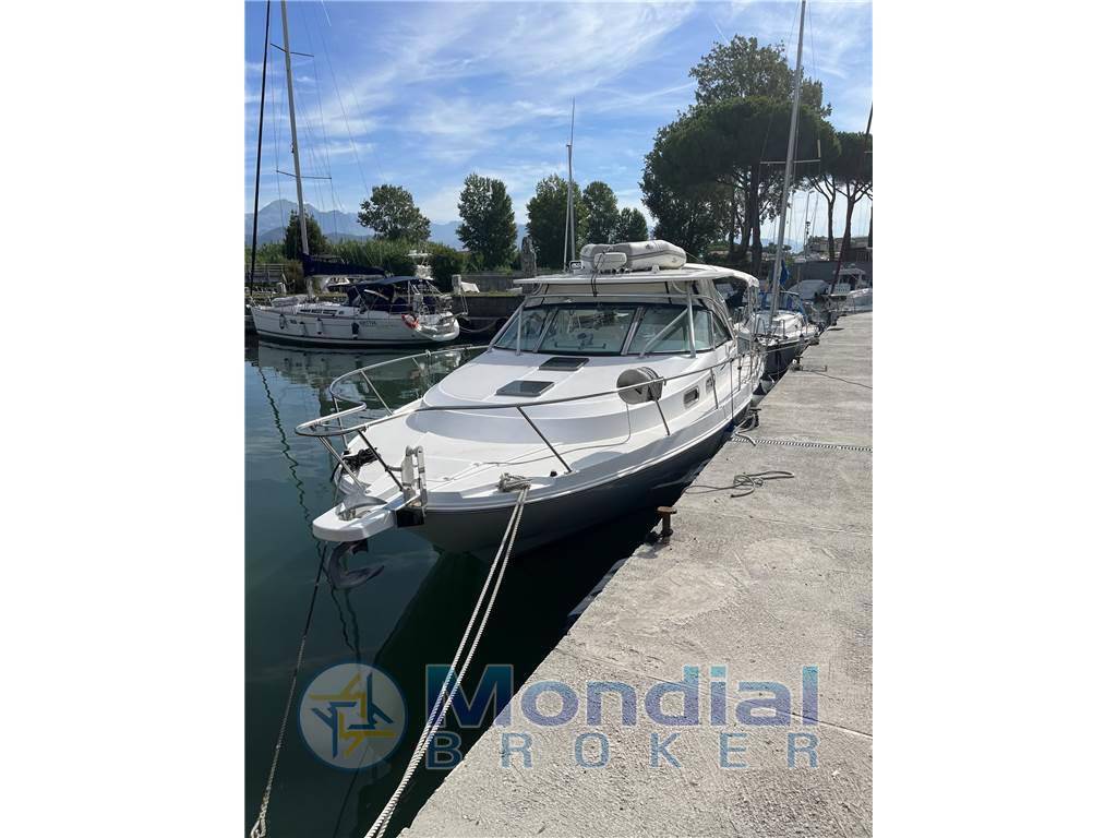Boston whaler 34 defiance