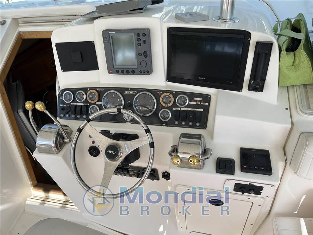 Boston whaler 34 defiance