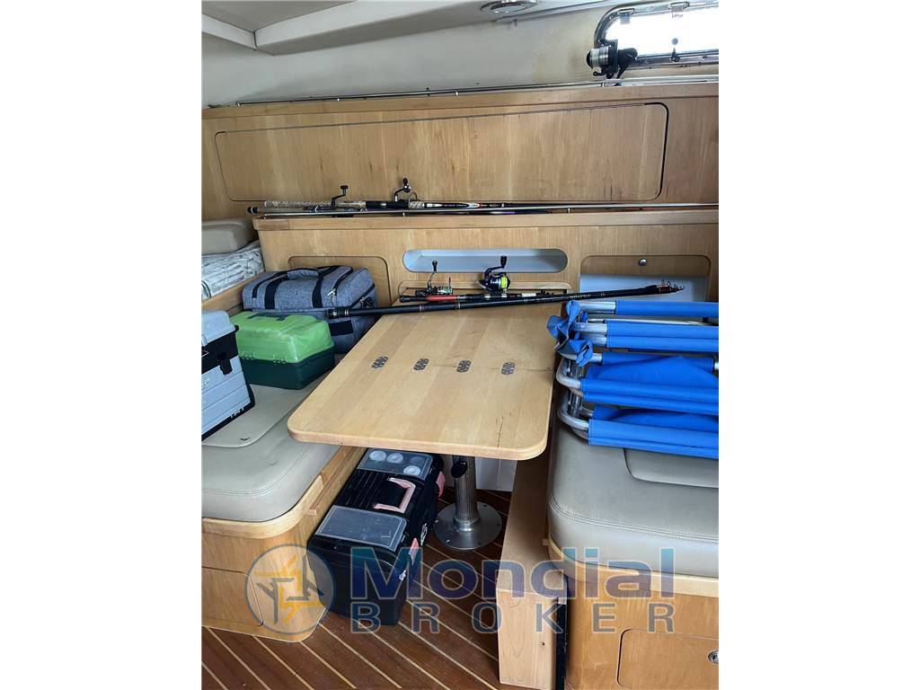 Boston whaler 34 defiance