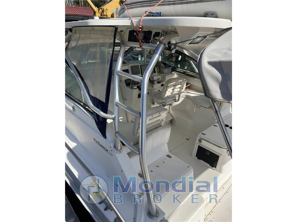 Boston whaler 34 defiance