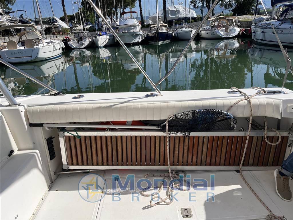 Boston whaler 34 defiance
