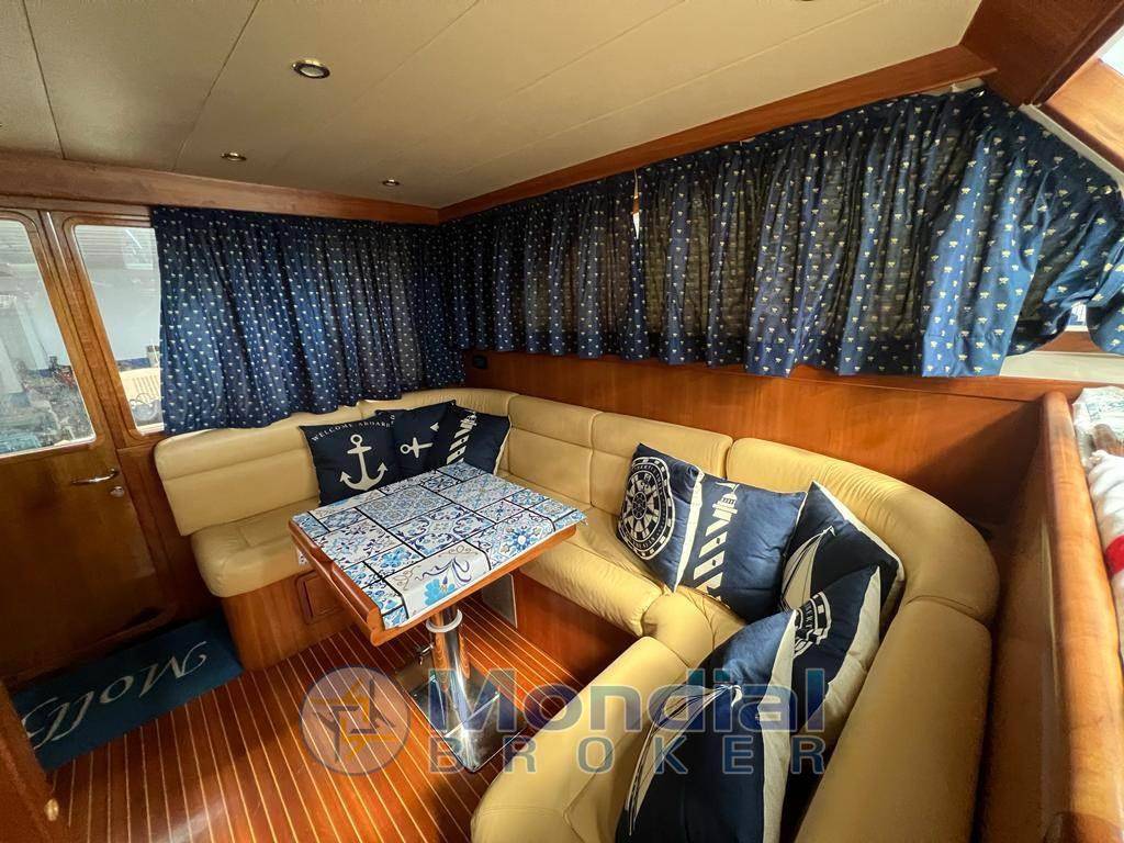 Cantieri estensi 440 goldstar fly