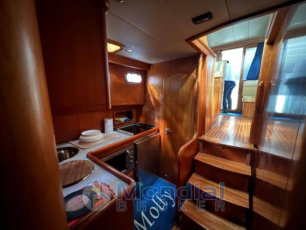Cantieri estensi 440 goldstar fly