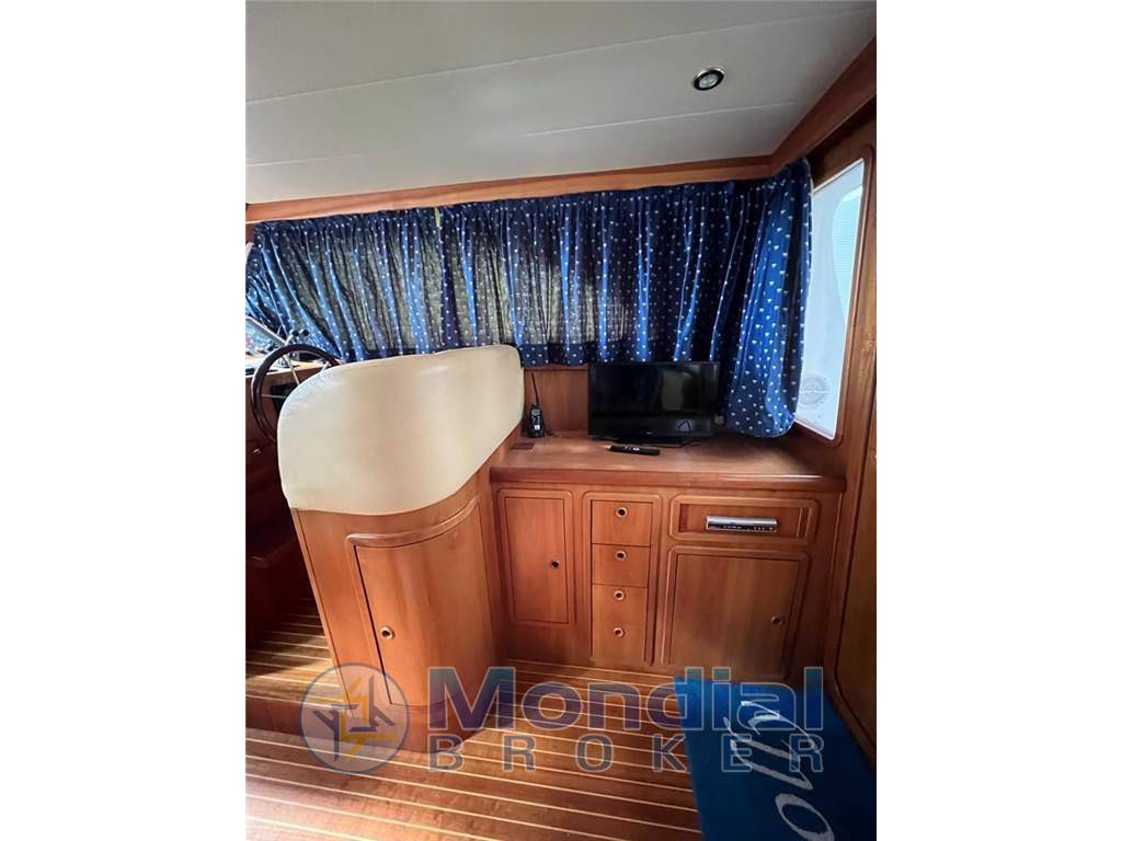 Cantieri estensi 440 goldstar fly
