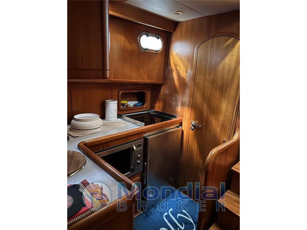 Cantieri estensi 440 goldstar fly