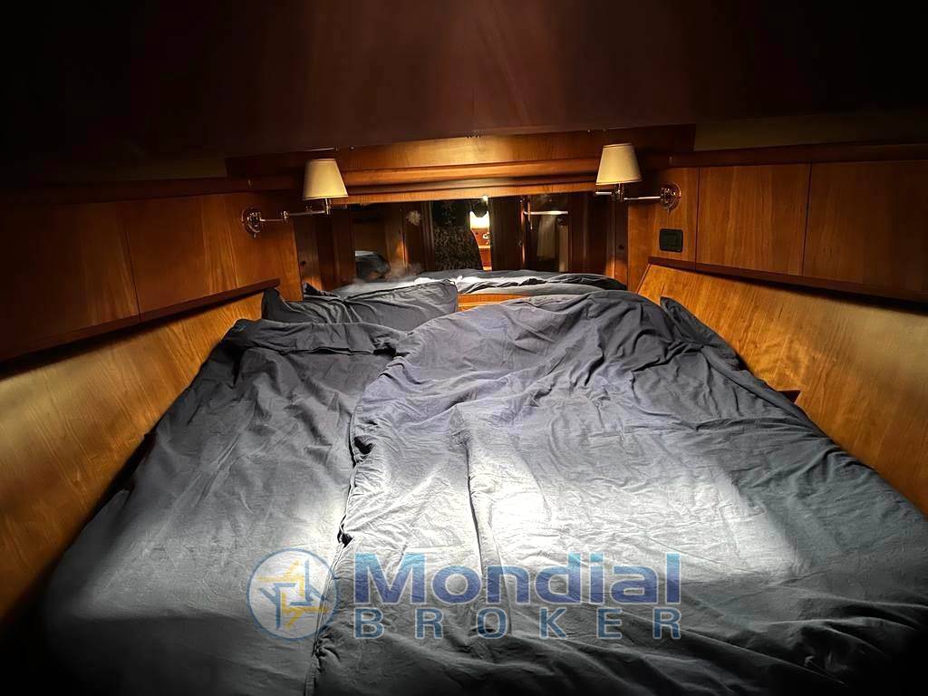 Cantieri estensi 440 goldstar fly