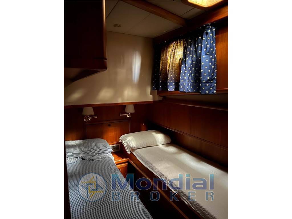Cantieri estensi 440 goldstar fly