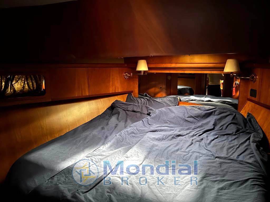 Cantieri estensi 440 goldstar fly