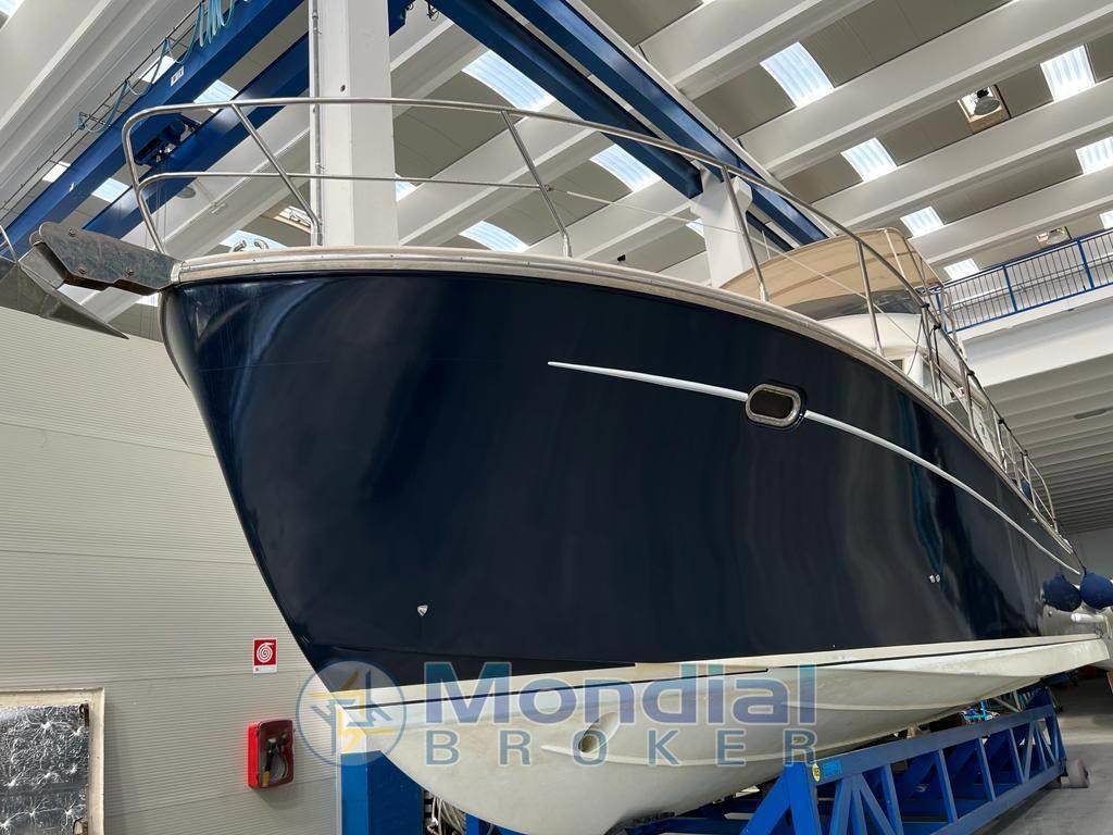 Cantieri estensi 440 goldstar fly