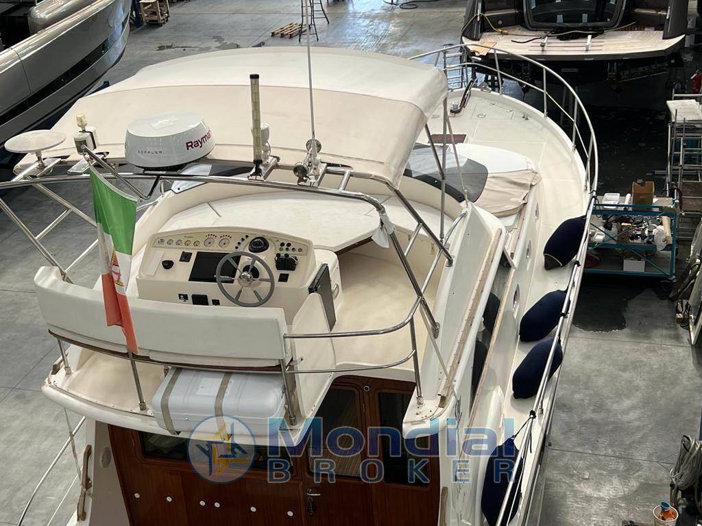 Cantieri estensi 440 goldstar fly