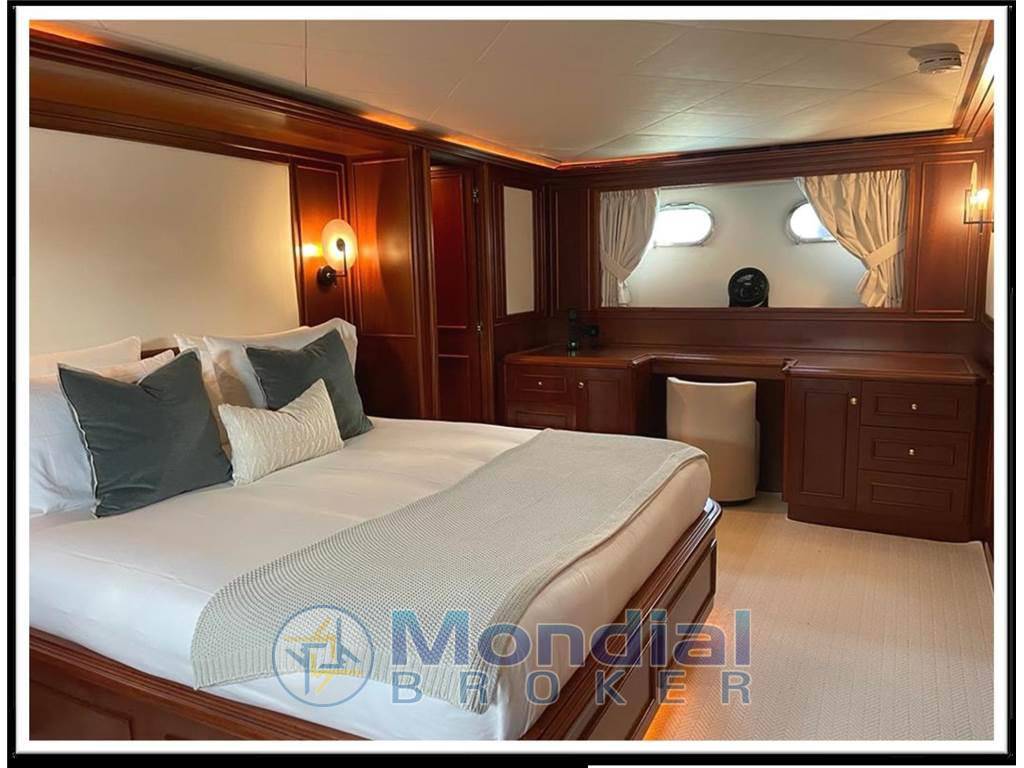 Custom line Navetta 27