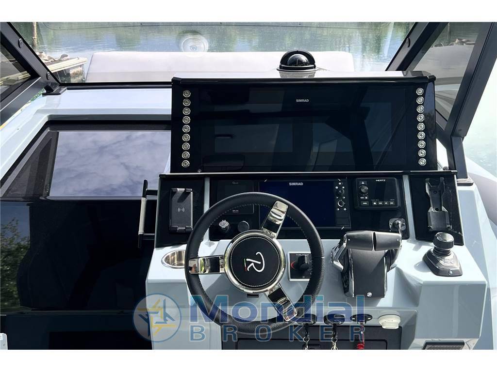 Ranieri cantiere Cayman 45