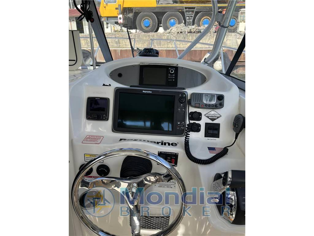 Boston whaler 255 conquest