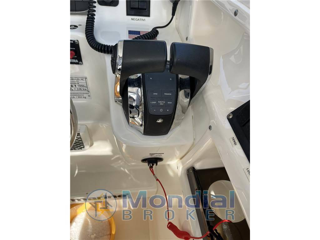 Boston whaler 255 conquest