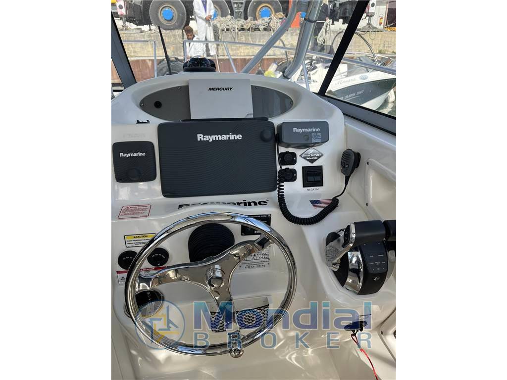 Boston whaler 255 conquest