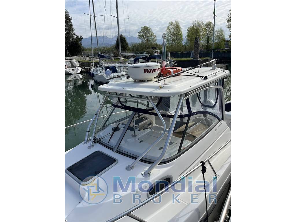 Boston whaler 255 conquest