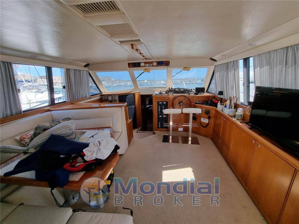 Riviera marine 43 flybridge