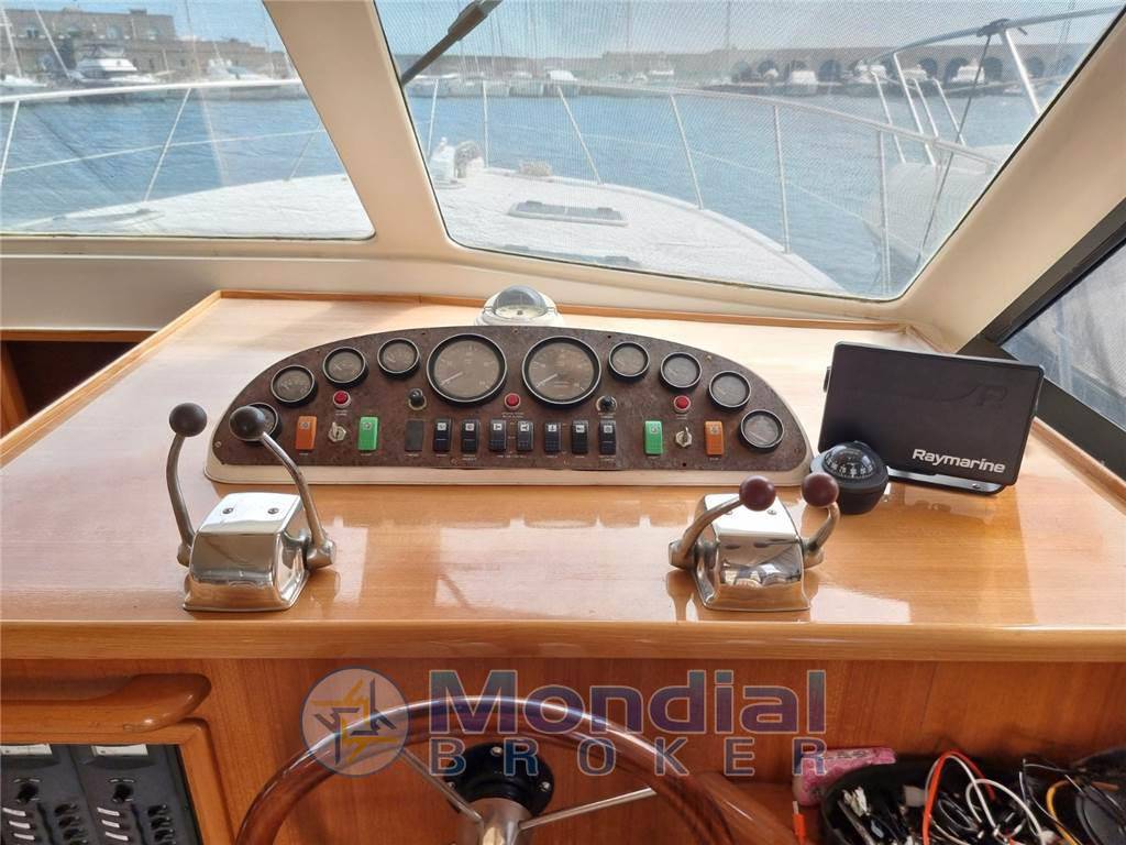 Riviera marine 43 flybridge