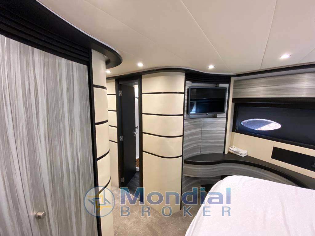 Pershing 76