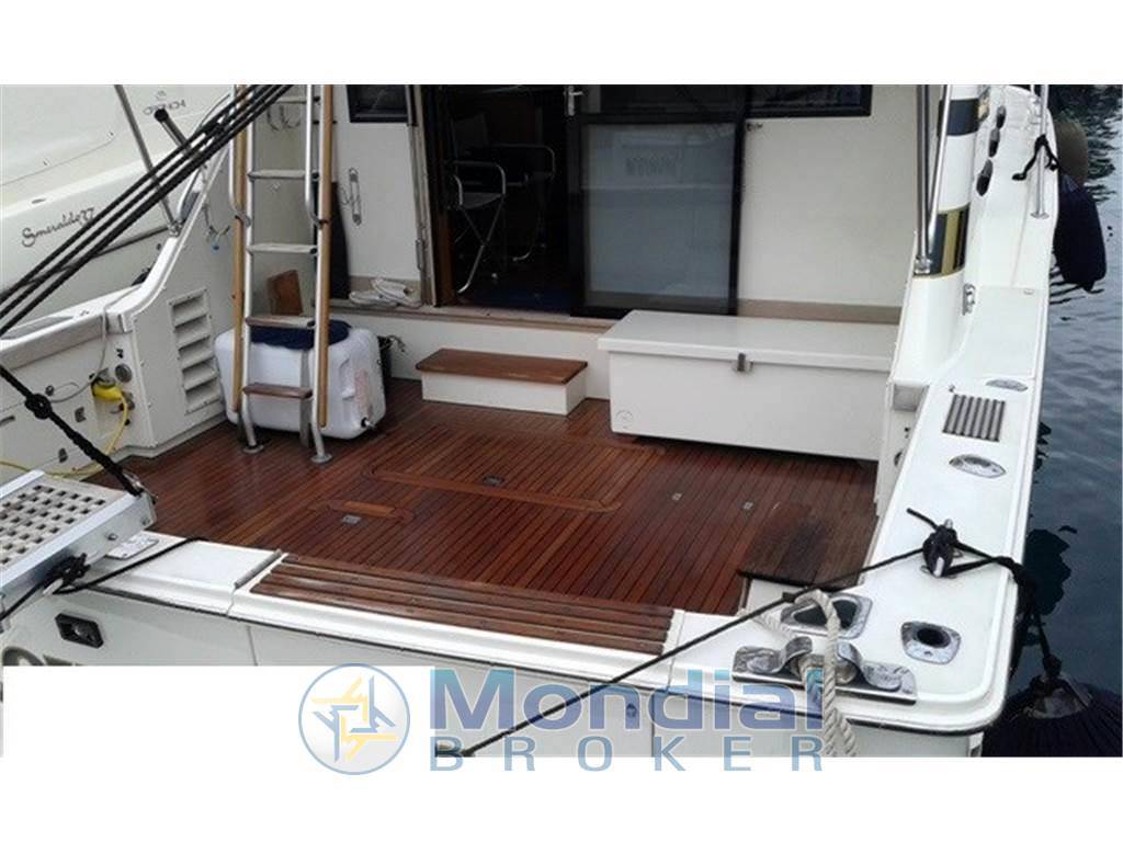Bertram yacht 37' convertible