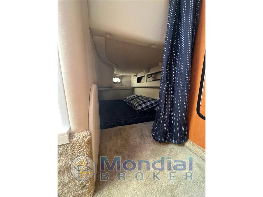 Crownline 315 scr