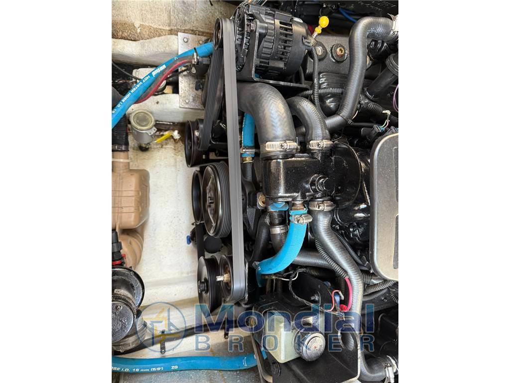 Crownline 315 scr