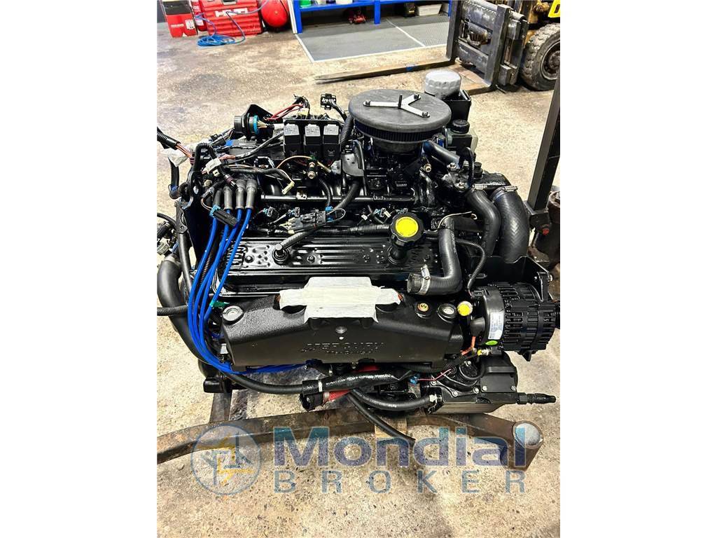 Crownline 315 scr