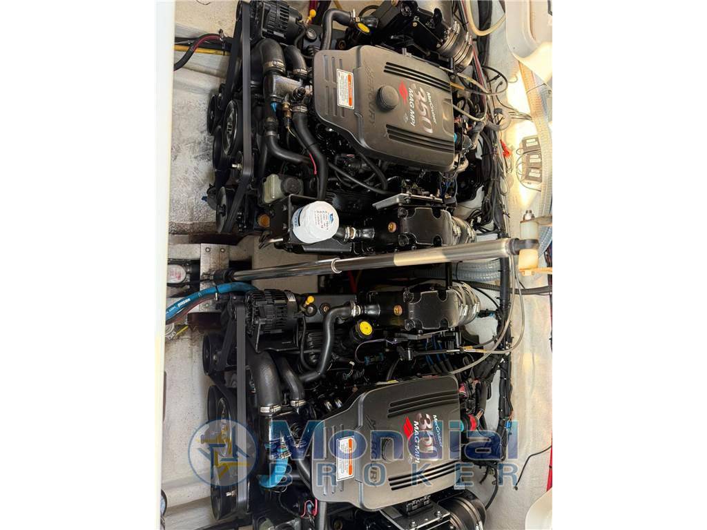 Crownline 315 scr