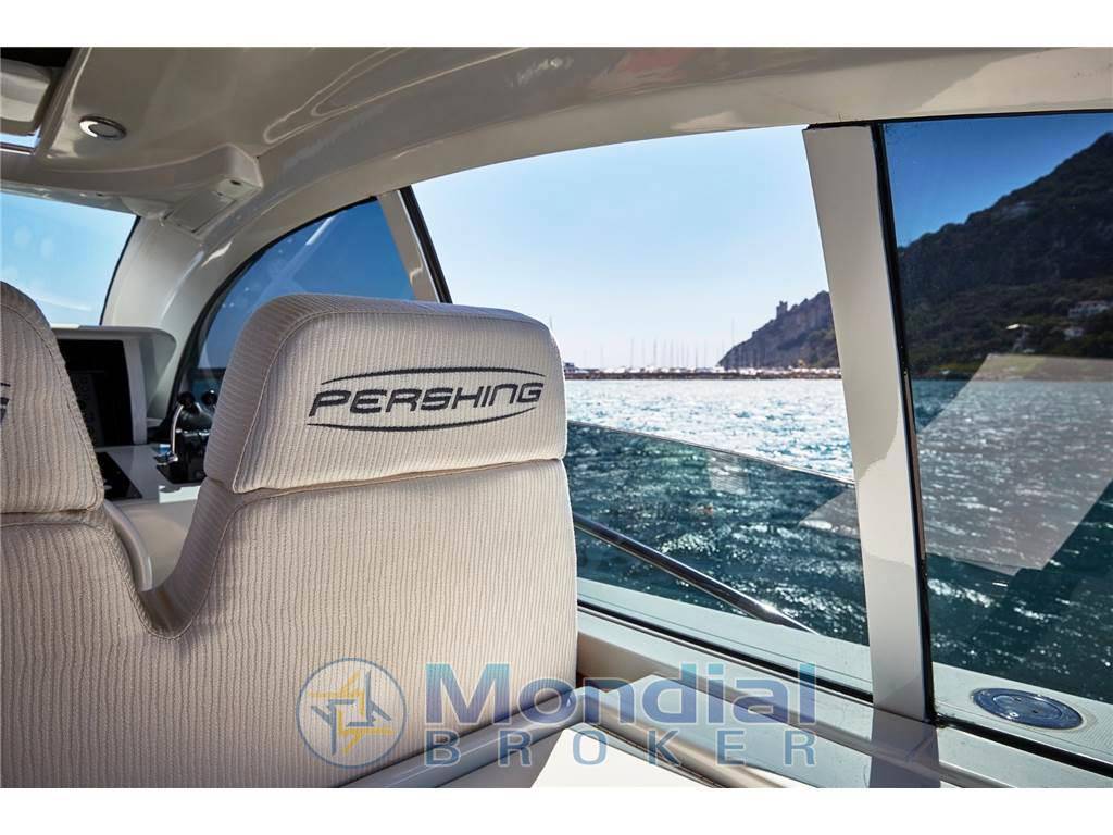 Pershing 54'