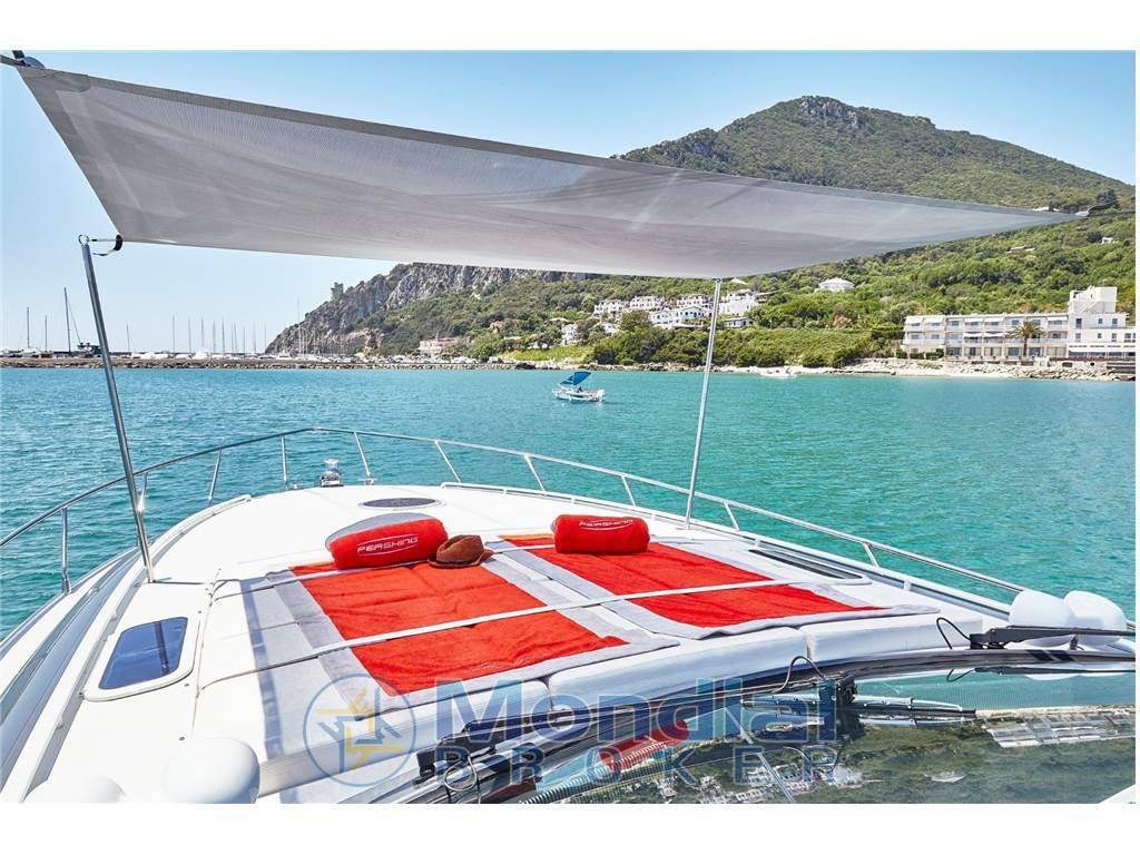 Pershing 54'