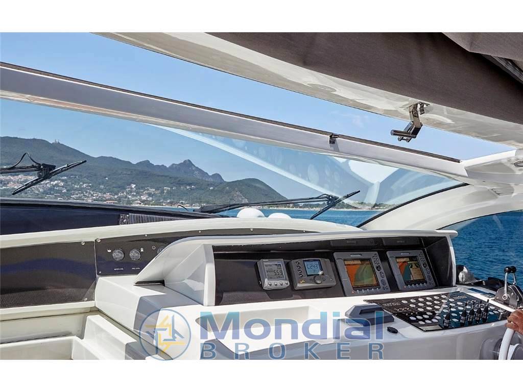 Pershing 54'