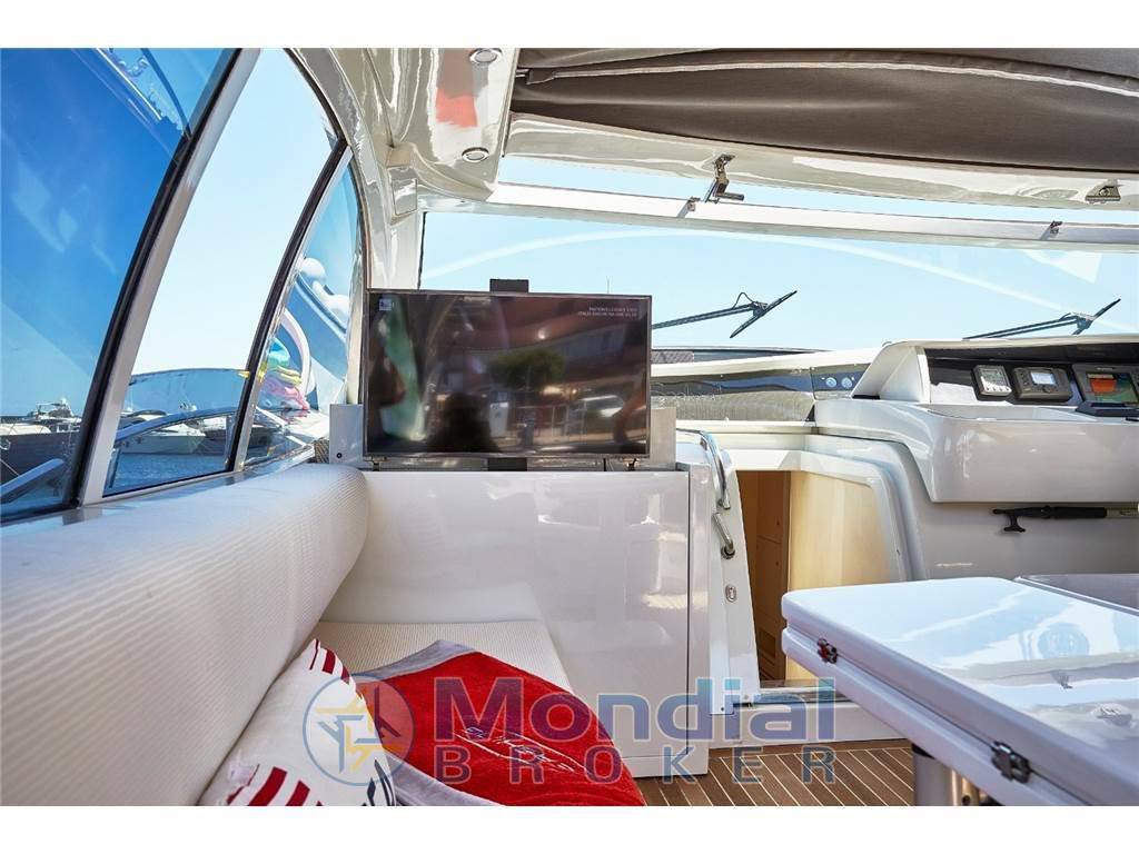 Pershing 54'