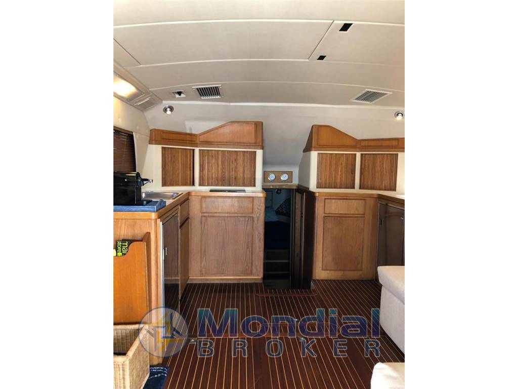 Bertram yacht 37' convertible