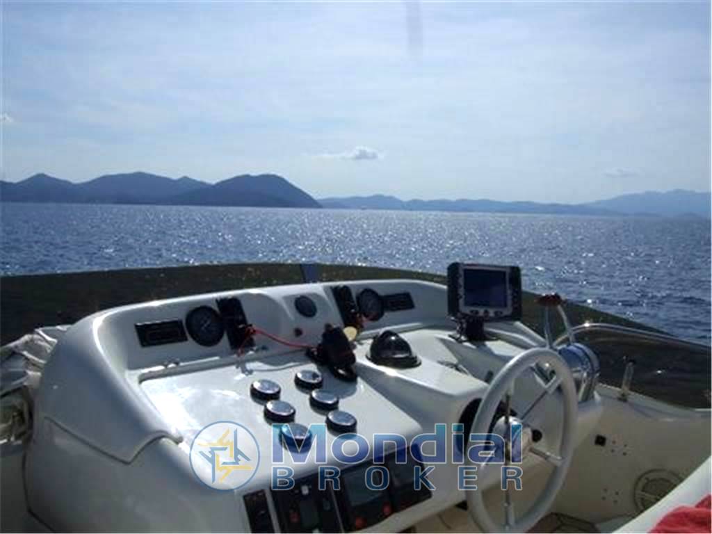 Sealine F44