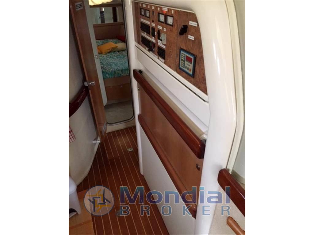 Sealine F44