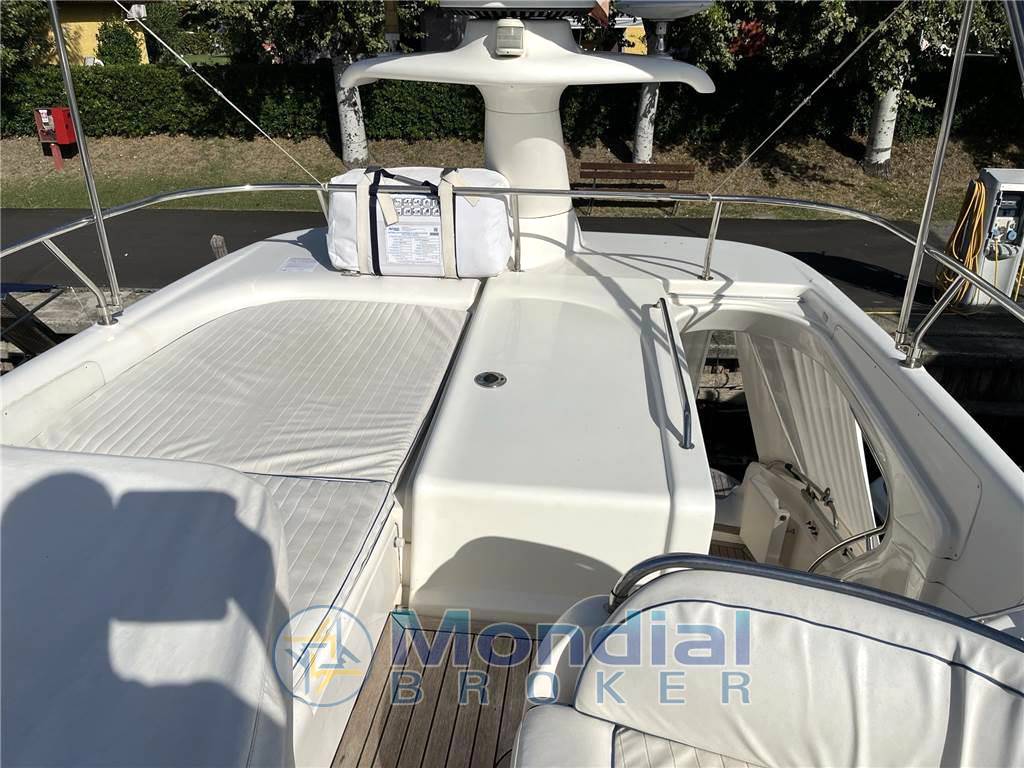 Sealine F44