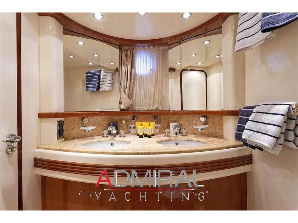 Azimut 80 carat