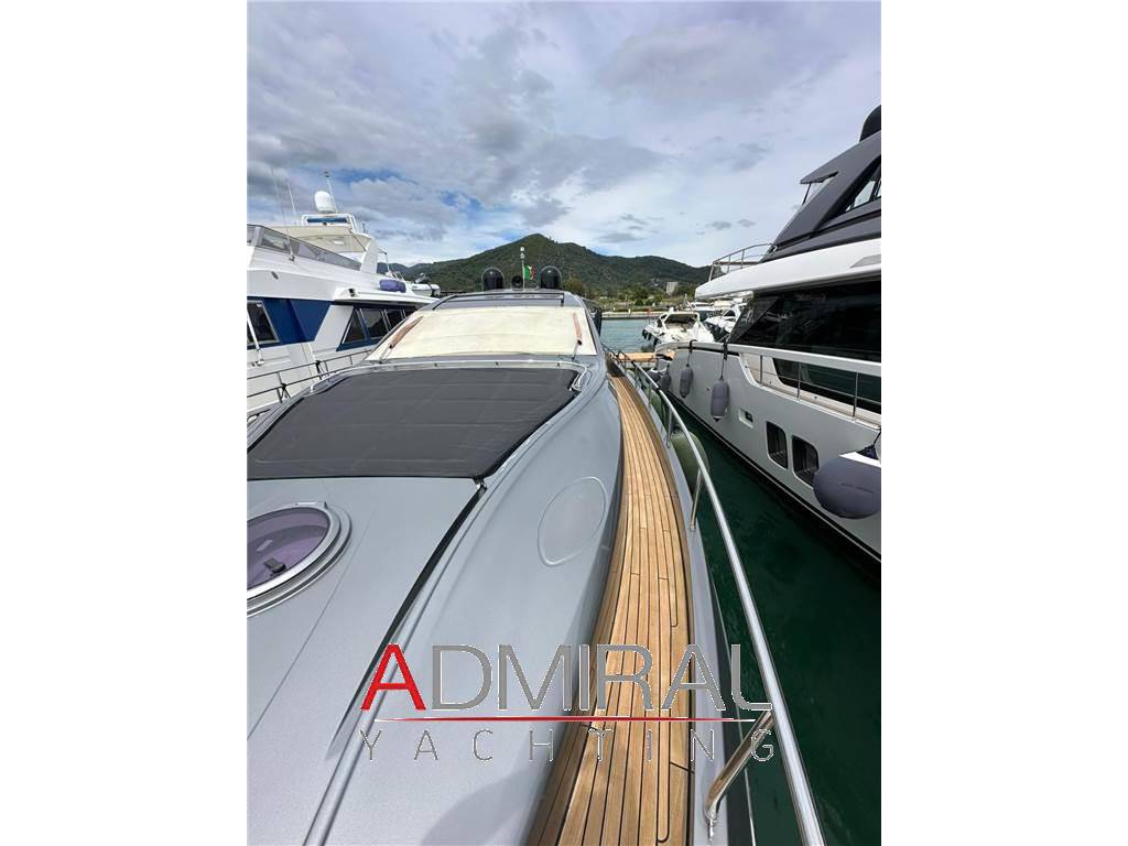 Pershing 70