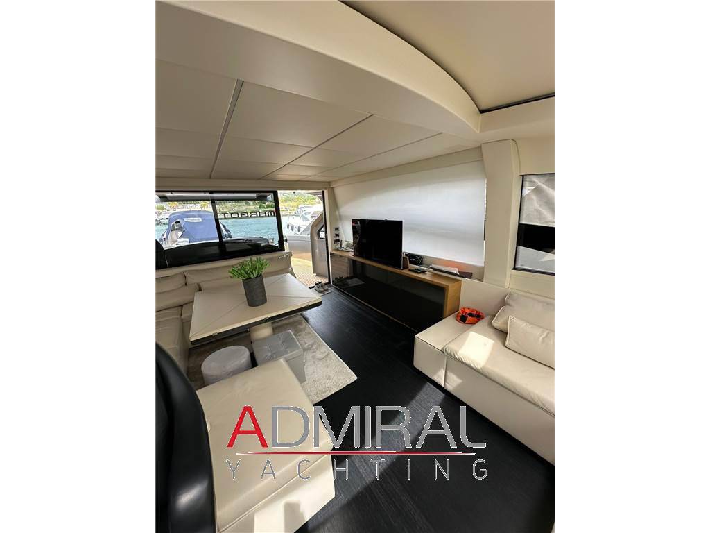 Pershing 70