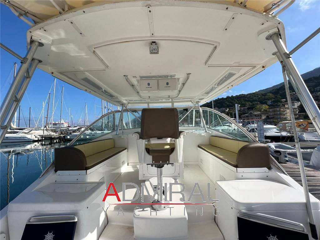 Luhrs 40 open