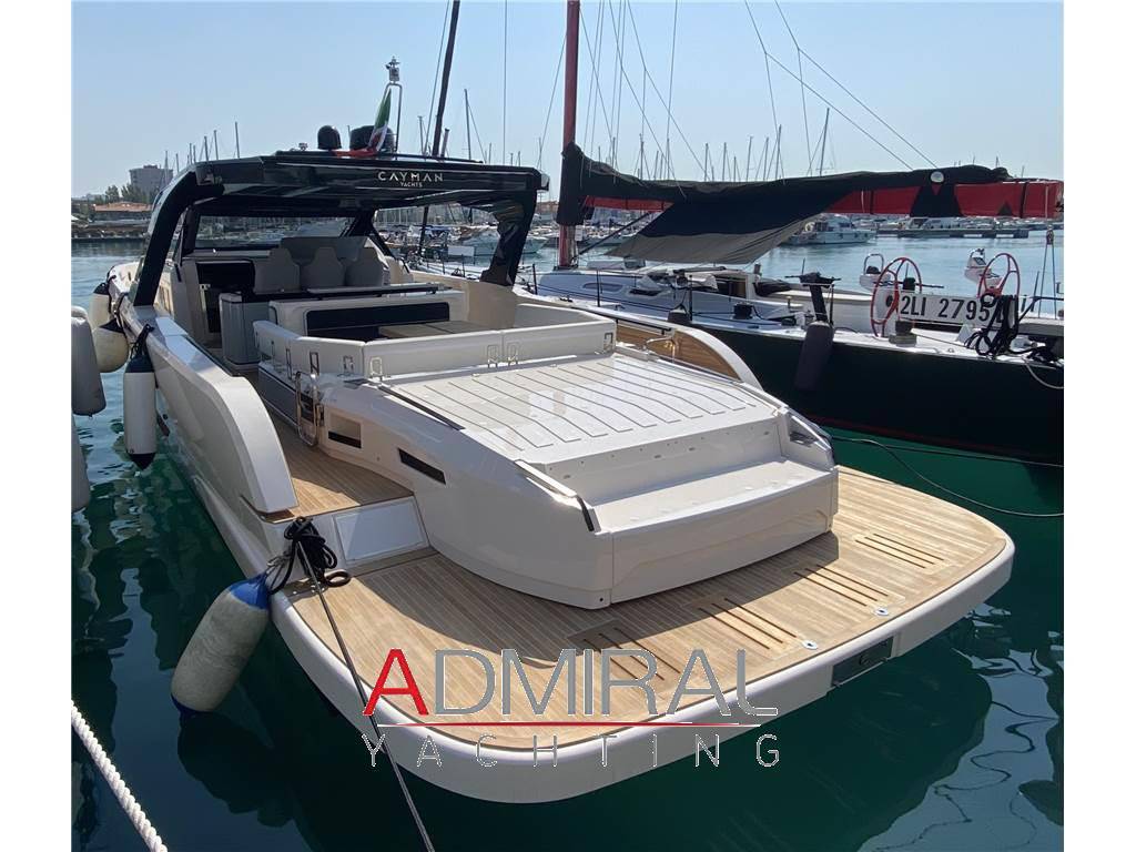 Cayman yachts 540 wa