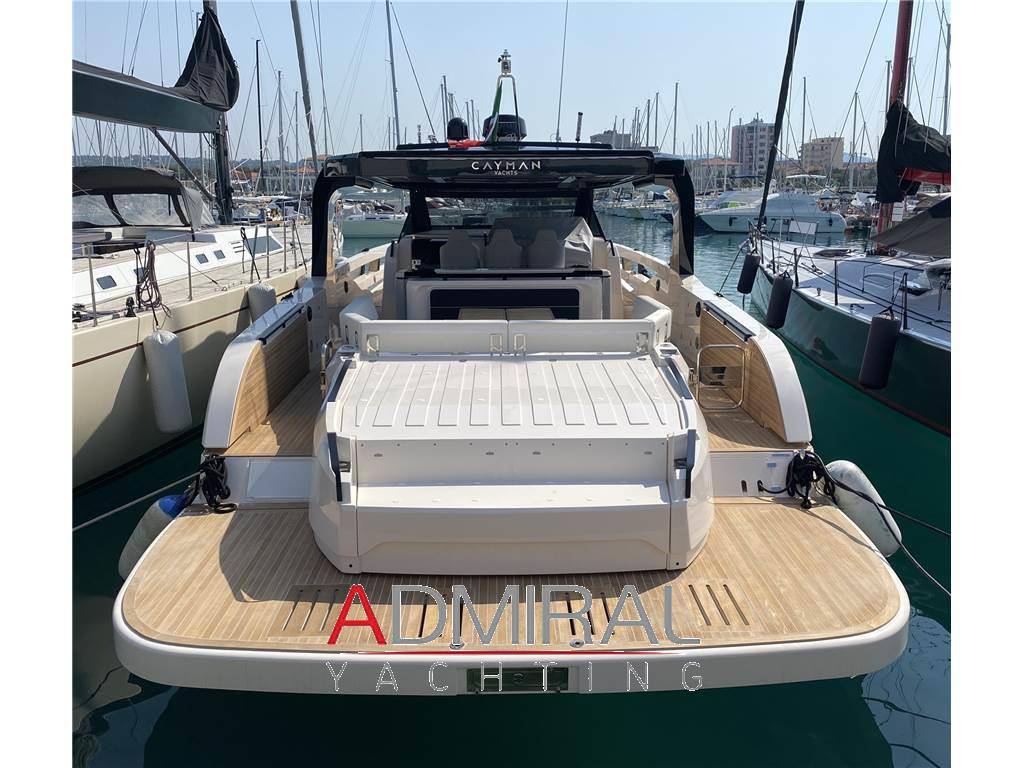 Cayman yachts 540 wa