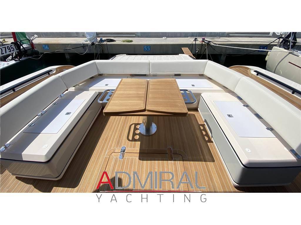 Cayman yachts 540 wa
