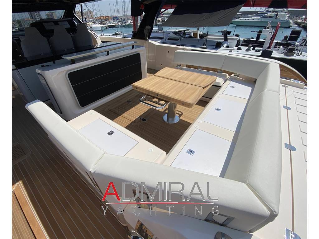 Cayman yachts 540 wa