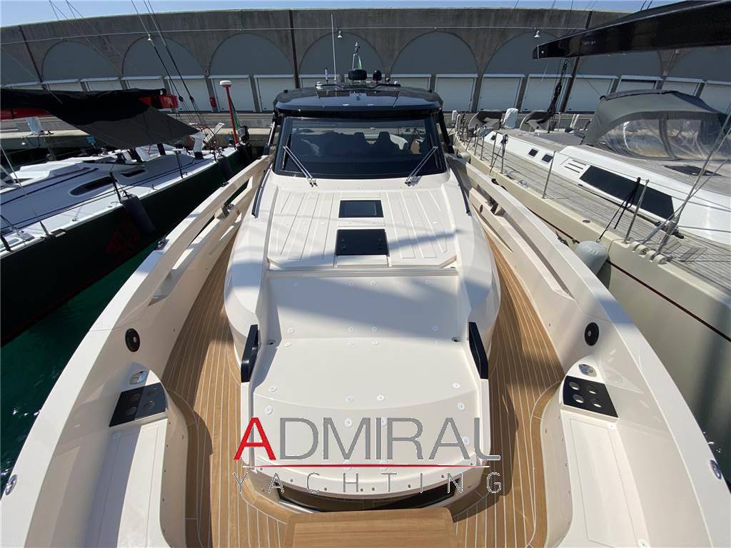 Cayman yachts 540 wa