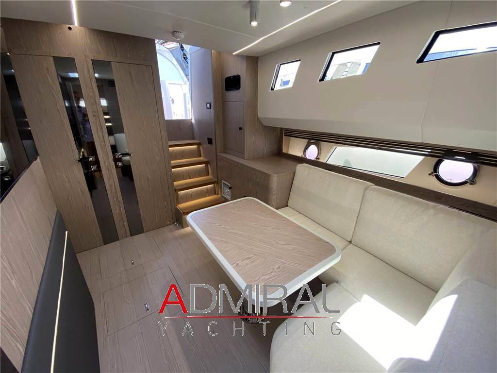 Cayman yachts 540 wa