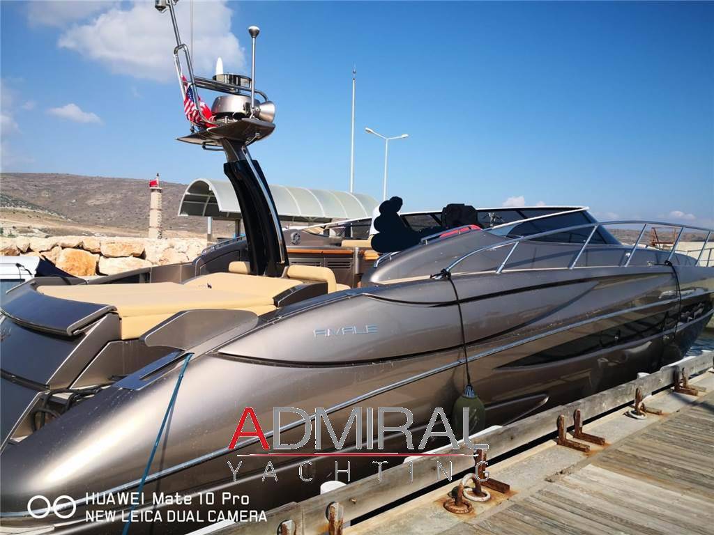Riva 52 rivale