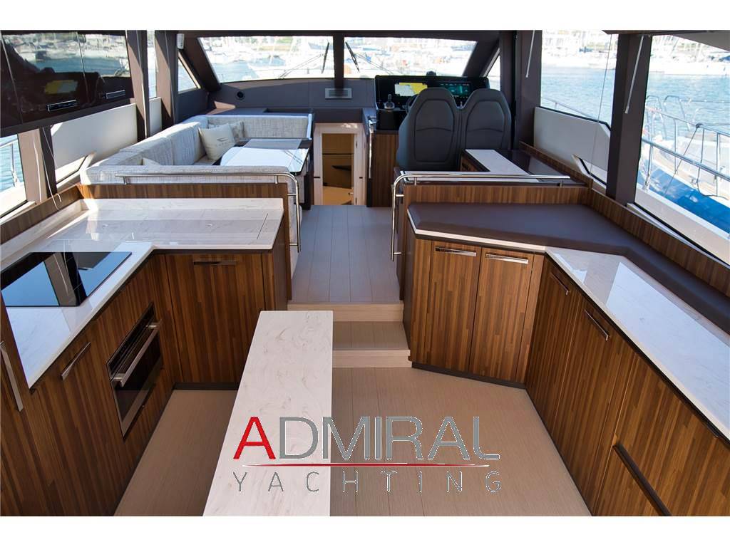 Cayman yachts S600
