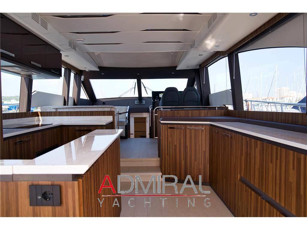 Cayman yachts S600